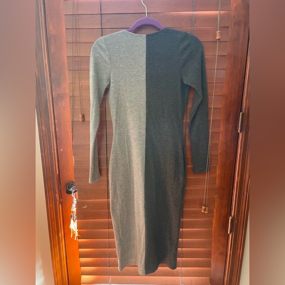 AQUA two-tone sweater dress midi length - Picture 4 of 4